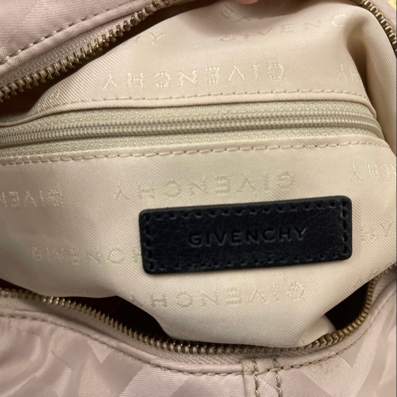 ❤️‍🔥 Givenchy hobo bag ✨immaculate✨ - Picture 10 of 11